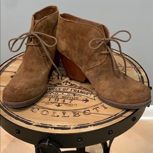 Korks Roana Round Toe Suede Bark Bootie Sz. 9